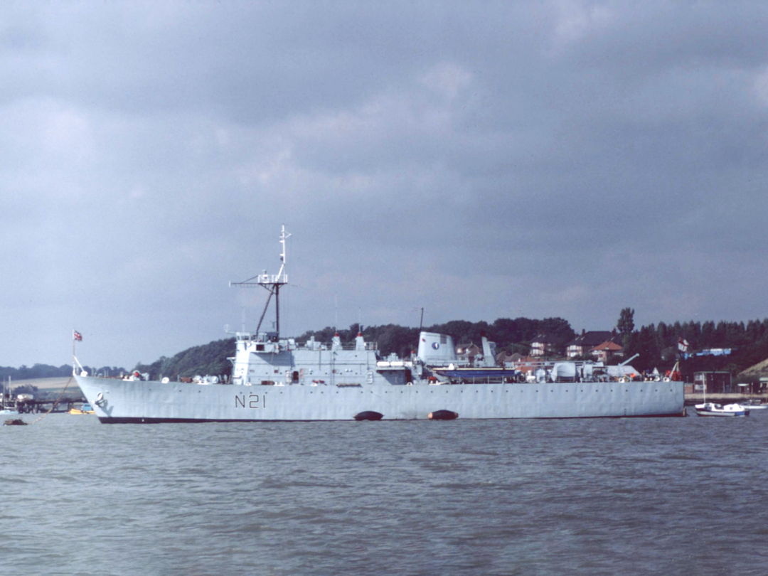 HMS Abdiel (N21) Royal Navy Abdiel Class Minelayer Photo Print Warship Wall Art Posters, Prints, & Visual Artwork Hampshire Prints 6 x 4 No Frame No