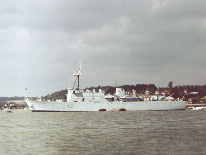 HMS Abdiel (N21) Royal Navy Abdiel Class Minelayer Photo Print Warship Wall Art Posters, Prints, & Visual Artwork Hampshire Prints 6 x 4 No Frame No