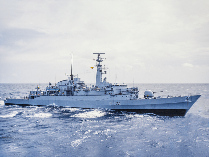HMS Alacrity (F174) Royal Navy Type 21 Frigate Underway Photo Print Wall Art Naval Decor Posters, Prints, & Visual Artwork Hampshire Prints 6 x 4 No Frame No