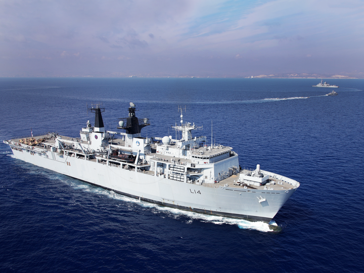 HMS Albion (L14) Royal Navy Albion Class Amphibious Ship High Starboard Bow View Photo Print Wall Art Naval Decor Posters, Prints, & Visual Artwork Hampshire Prints 6 x 4 No Frame No
