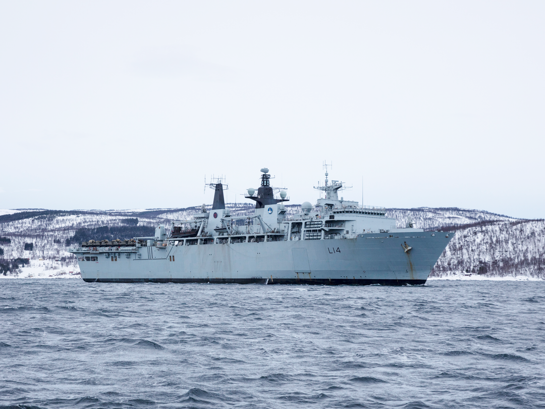 HMS Albion (L14) Royal Navy Albion Class Amphibious Ship Off Norway Photo Print Wall Art Naval Decor Posters, Prints, & Visual Artwork Hampshire Prints 6 x 4 No Frame No