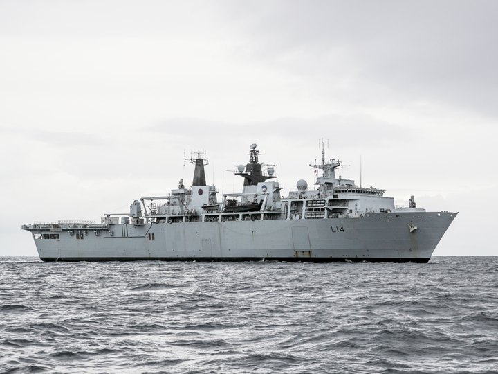 HMS Albion (L14) Royal Navy Albion Class Amphibious Ship Starboard Beam View Photo Print Wall Art Naval Decor Posters, Prints, & Visual Artwork Hampshire Prints 6 x 4 No Frame No