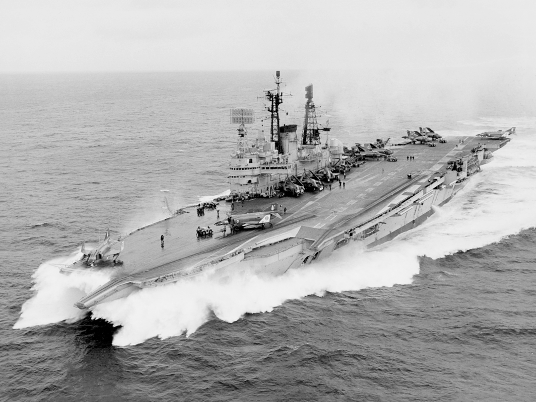 HMS Ark Royal (R09) Royal Navy Audacious Class Aircraft Carrier At Speed Photo Print Wall Art Decor Posters, Prints, & Visual Artwork Hampshire Prints 6 x 4 No Frame No