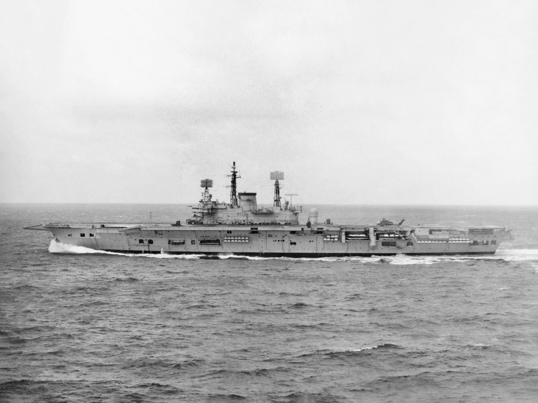 HMS Ark Royal (R09) Royal Navy Audacious Class Aircraft Carrier Port Beam View Photo Print Wall Art Decor Posters, Prints, & Visual Artwork Hampshire Prints 6 x 4 No Frame No