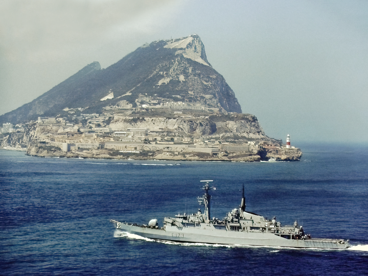 HMS Arrow (F173) Royal Navy Type 21 Frigate Off Gibraltar Photo Print Wall Art Decor Posters, Prints, & Visual Artwork Hampshire Prints 6 x 4 No Frame No