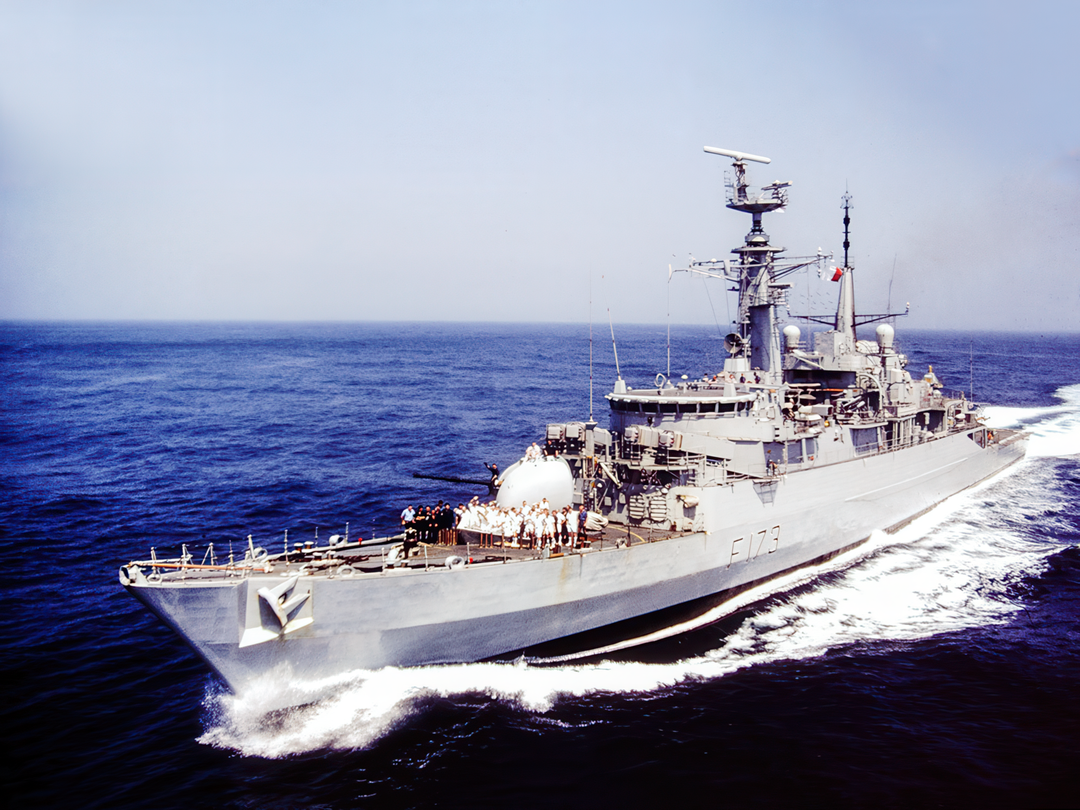 HMS Arrow (F173) Royal Navy Type 21 Frigate Underway Photo Print Wall Art Decor Posters, Prints, & Visual Artwork Hampshire Prints 6 x 4 No Frame No