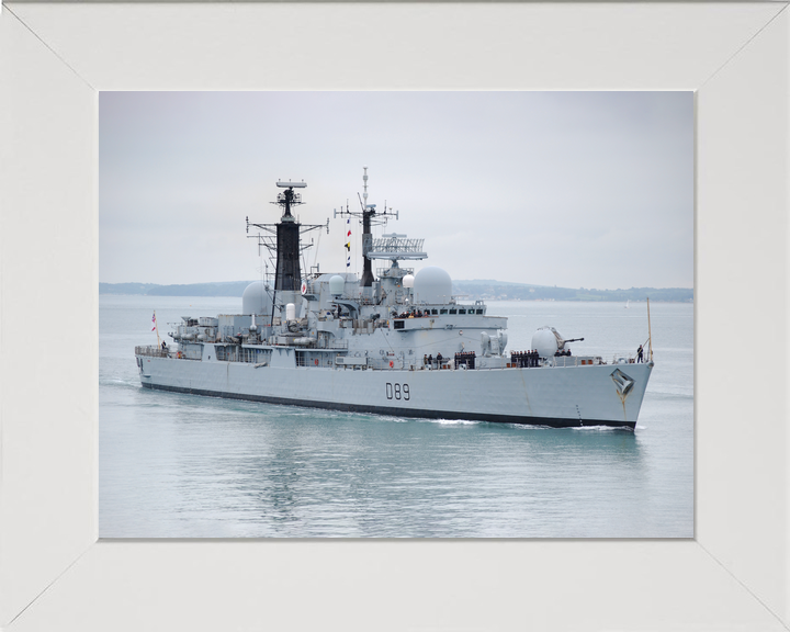 HMS Exeter D89 Type 42 Destroyer 2005