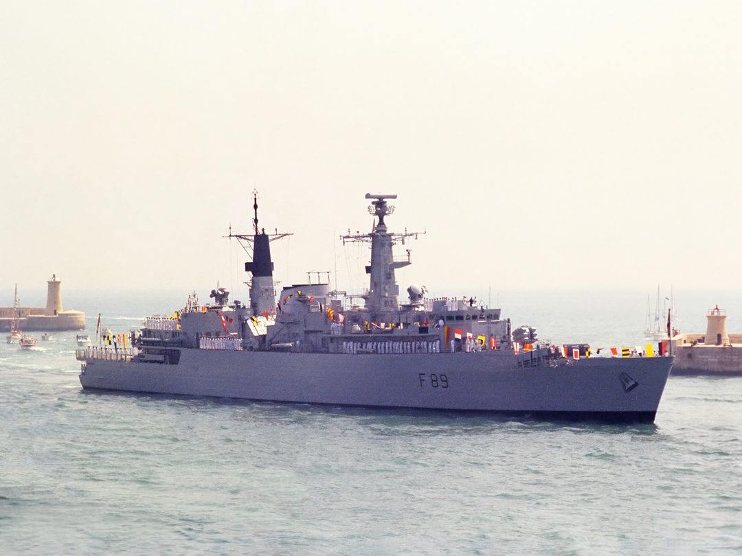 HMS Battleaxe (F89) Royal Navy Type 22 Frigate Dress Ship Photo Print Wall Art Decor Posters, Prints, & Visual Artwork Hampshire Prints 6 x 4 No Frame No