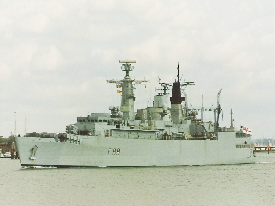 HMS Battleaxe (F89) Royal Navy Type 22 Frigate Departing Portsmouth Photo Print Wall Art Decor Posters, Prints, & Visual Artwork Hampshire Prints 6 x 4 No Frame No