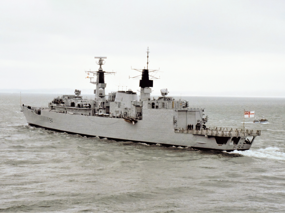 HMS Beaver (F93) Royal Navy Type 22 Frigate Underway Photo Print Wall Art Decor Posters, Prints, & Visual Artwork Hampshire Prints 6 x 4 No Frame No