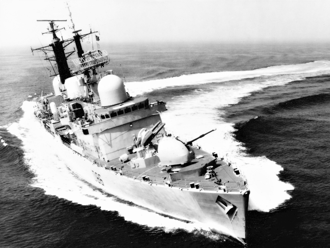 HMS Birmingham (D86) Royal Navy Type 42 Destroyer Hard Turn To Port Photo Print Wall Art Decor Posters, Prints, & Visual Artwork Hampshire Prints 6 x 4 No Frame No