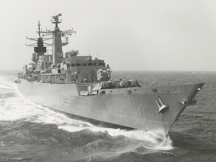 HMS Boxer (F92) Royal Navy Type 22 Frigate In Black and White Photo Print Wall Art Decor Posters, Prints, & Visual Artwork Hampshire Prints 6 x 4 No Frame No