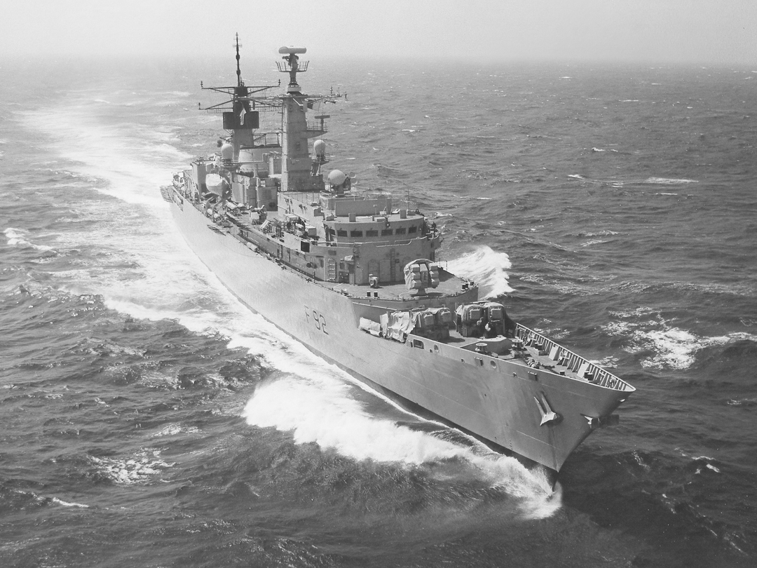 HMS Boxer (F92) Royal Navy Type 22 Frigate High Starboard Bow View Photo Print Wall Art Decor Posters, Prints, & Visual Artwork Hampshire Prints 6 x 4 No Frame No