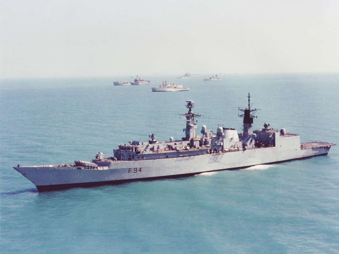 HMS Brave (F94) Royal Navy Type 22 Frigate Port Side View Photo Print Wall Art Decor Posters, Prints, & Visual Artwork Hampshire Prints 6 x 4 No Frame No