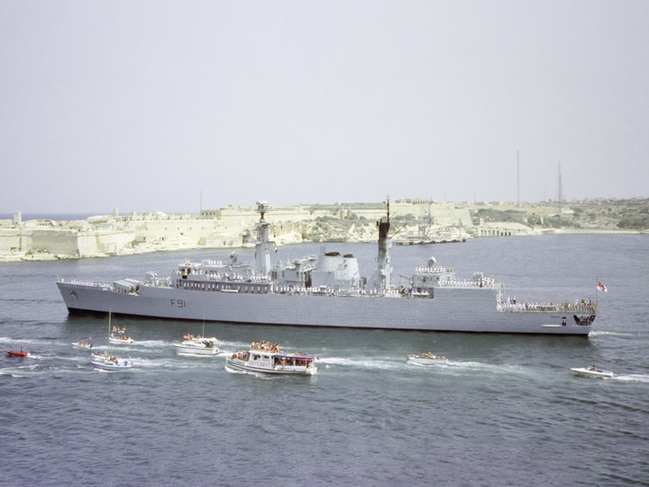 HMS Brazen (F91) Royal Navy Type 22 Frigate Leaving Valletta Malta Photo Print Wall Art Decor Posters, Prints, & Visual Artwork Hampshire Prints 6 x 4 No Frame No