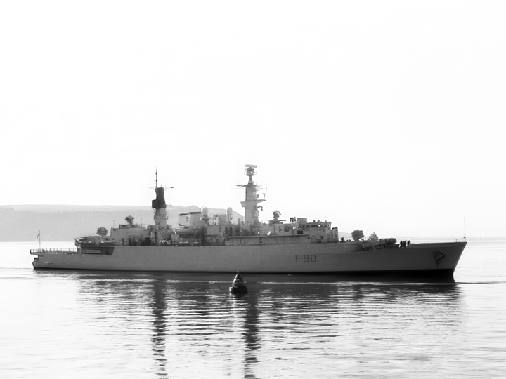 HMS Brilliant (F90) Royal Navy Type 22 Frigate Starboard Beam View Photo Print Wall Art Decor Posters, Prints, & Visual Artwork Hampshire Prints 6 x 4 No Frame No