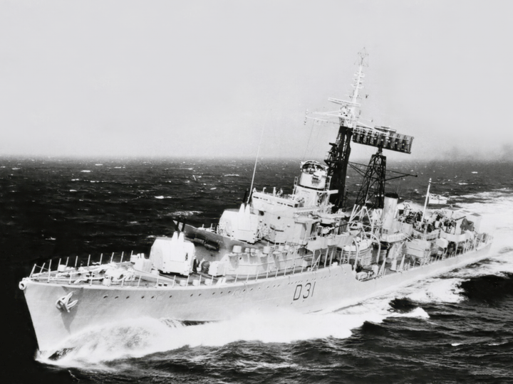 HMS Broadsword (D31) Royal Navy Weapon Class Destroyer Underway Photo Print Wall Art Decor Posters, Prints, & Visual Artwork Hampshire Prints 6 x 4 No Frame No