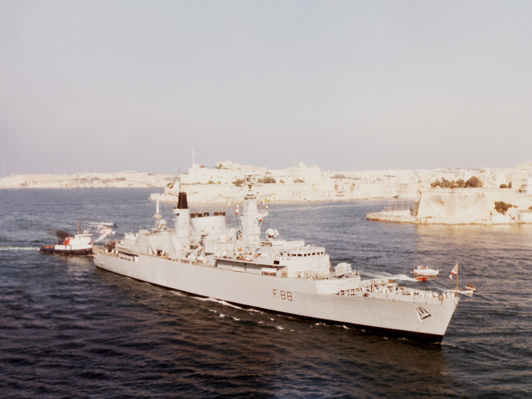 HMS Broadsword (F88) Royal Navy Type 22 Frigate Valletta Malta Photo Print Wall Art Decor Posters, Prints, & Visual Artwork Hampshire Prints 6 x 4 No Frame No