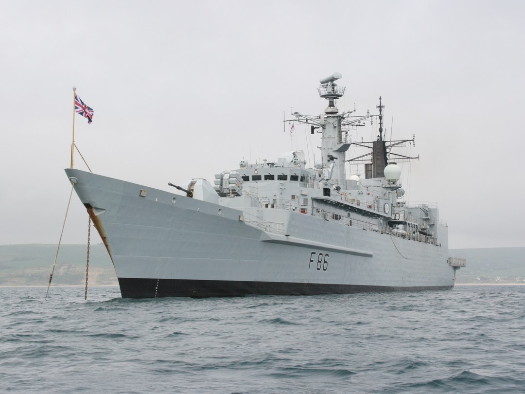 HMS Campbeltown (F86) Royal Navy Type 22 Frigate Port Side View at Anchor Photo Print Wall Art Decor Posters, Prints, & Visual Artwork Hampshire Prints 6 x 4 No Frame No