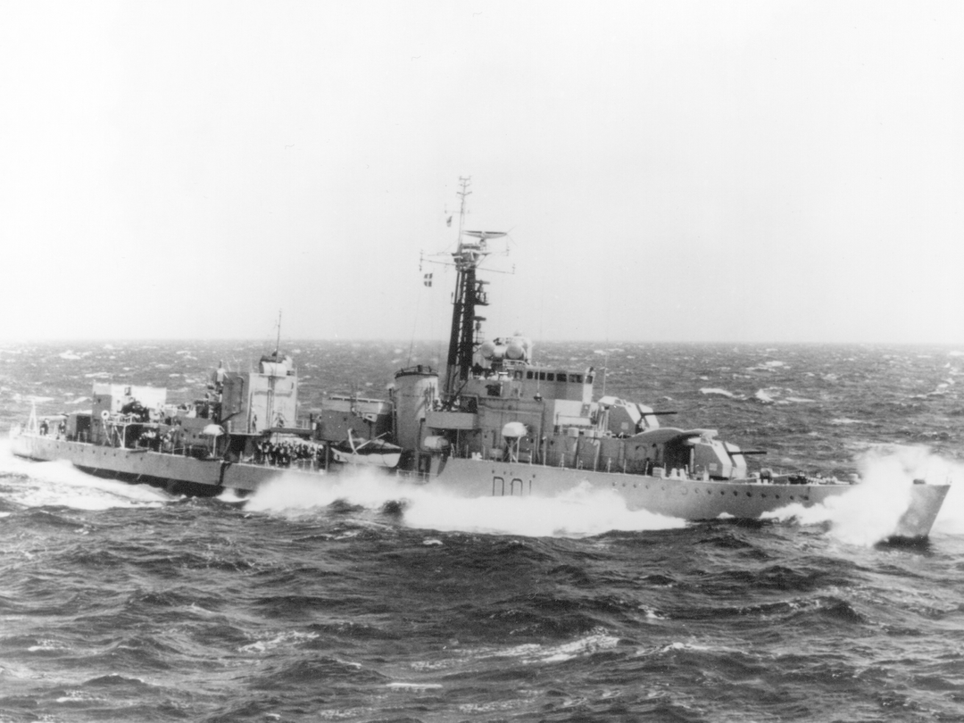 HMS Caprice (D01) Royal Navy C Class Destroyer In Heavy Seas Photo Print Wall Art Decor Posters, Prints, & Visual Artwork Hampshire Prints 6 x 4 No Frame No
