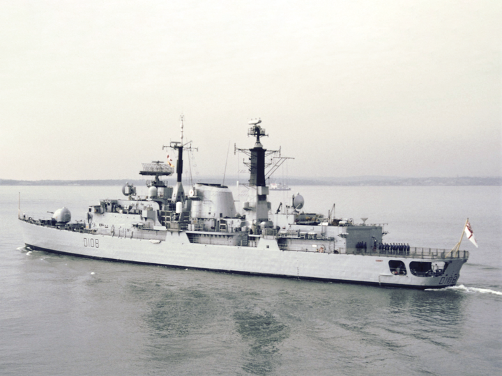 HMS Cardiff (D108) Royal Navy Type 42 Destroyer Southsea Photo Print Wall Art Decor Posters, Prints, & Visual Artwork Hampshire Prints 6 x 4 No Frame No