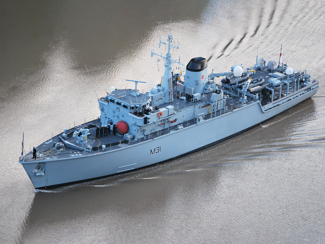 HMS Cattistock (M31) Royal Navy Hunt Class MineHunter High Port Bow View Photo Print Wall Art Decor Posters, Prints, & Visual Artwork Hampshire Prints 6 x 4 No Frame No