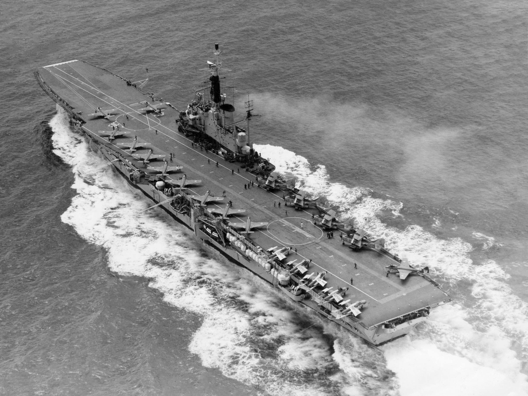 HMS Centaur (R06) Royal Navy Centaur Class Carrier From Above Photo Print Wall Art Decor Posters, Prints, & Visual Artwork Hampshire Prints 6 x 4 No Frame No