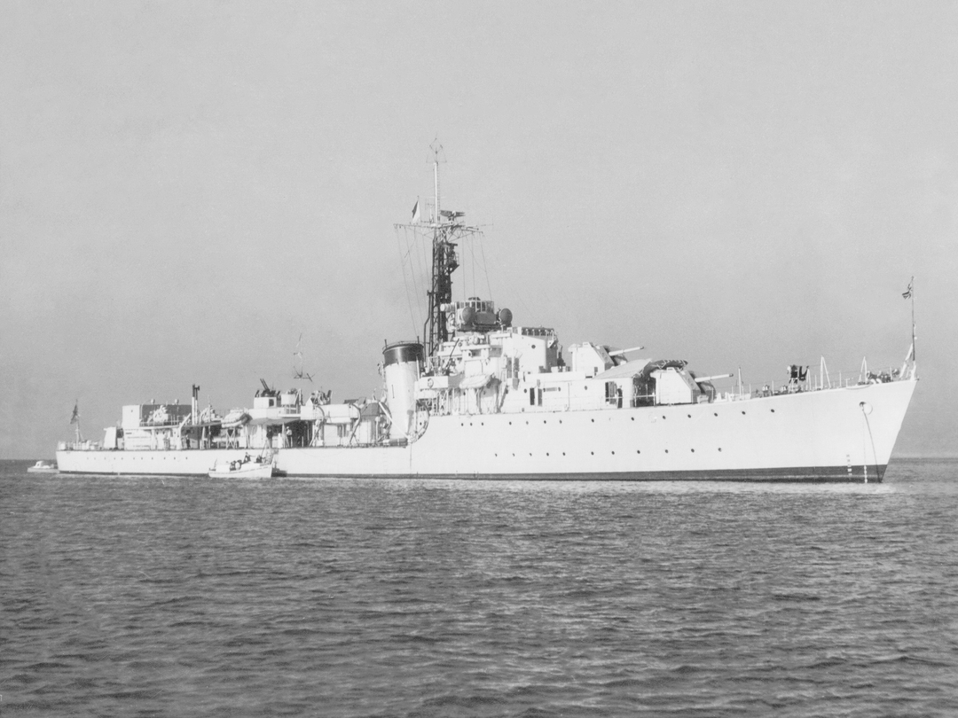 HMS Chequers (R61) Royal Navy C Class Destroyer Starboard Beam View Photo Print Wall Art Decor Posters, Prints, & Visual Artwork Hampshire Prints 6 x 4 No Frame No