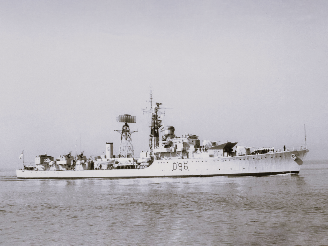 HMS Crossbow (G96) Royal Navy Weapon Class Destroyer Starboard Bow View Photo Print Wall Art Decor Posters, Prints, & Visual Artwork Hampshire Prints 6 x 4 No Frame No