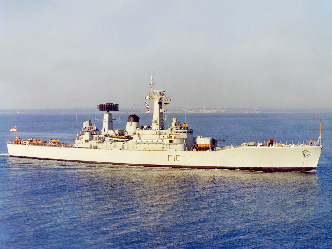 HMS Diomede (F16) Royal Navy Leander Class Frigate Entering Portsmouth Photo Print Wall Art Decor Posters, Prints, & Visual Artwork Hampshire Prints 6 x 4 No Frame No