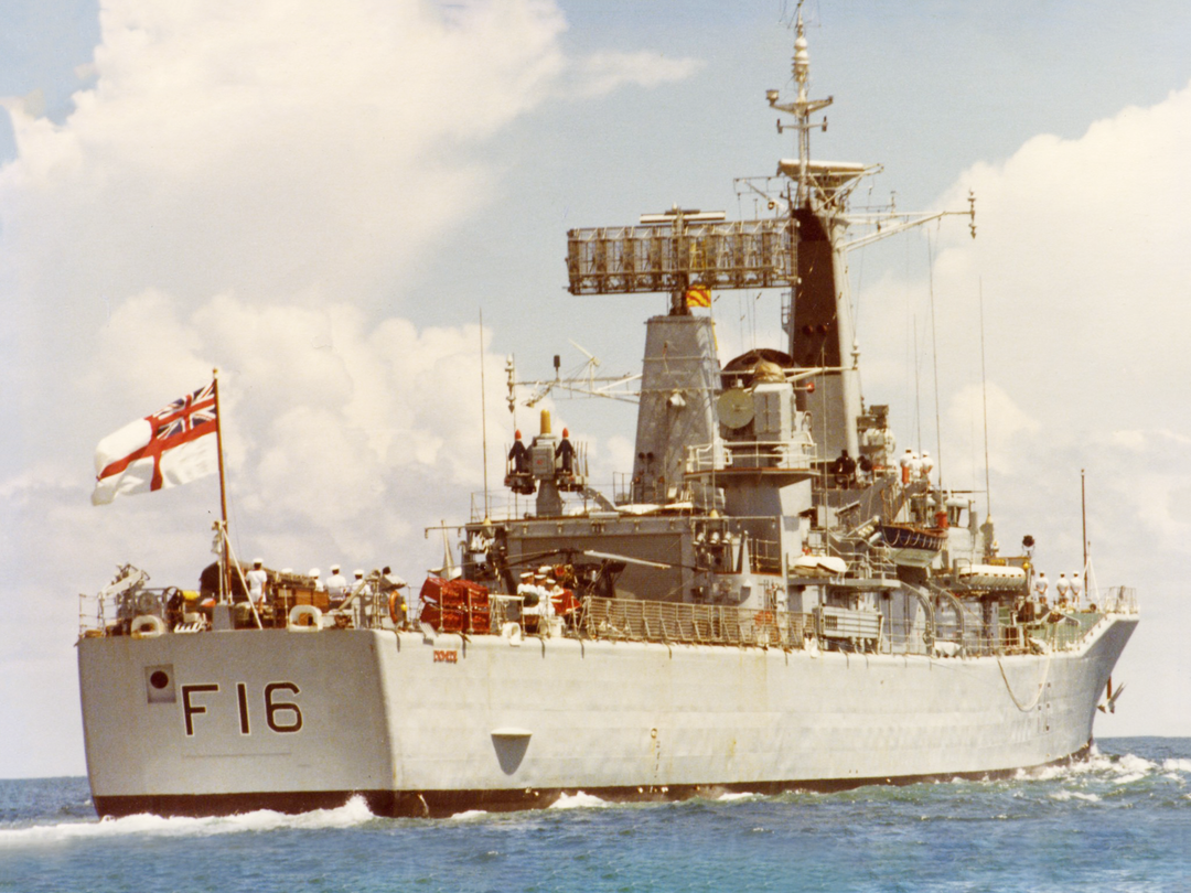 HMS Diomede (F16) Royal Navy Leander Class Frigate Starboard Quarter View Photo Print Wall Art Decor Posters, Prints, & Visual Artwork Hampshire Prints 6 x 4 No Frame No