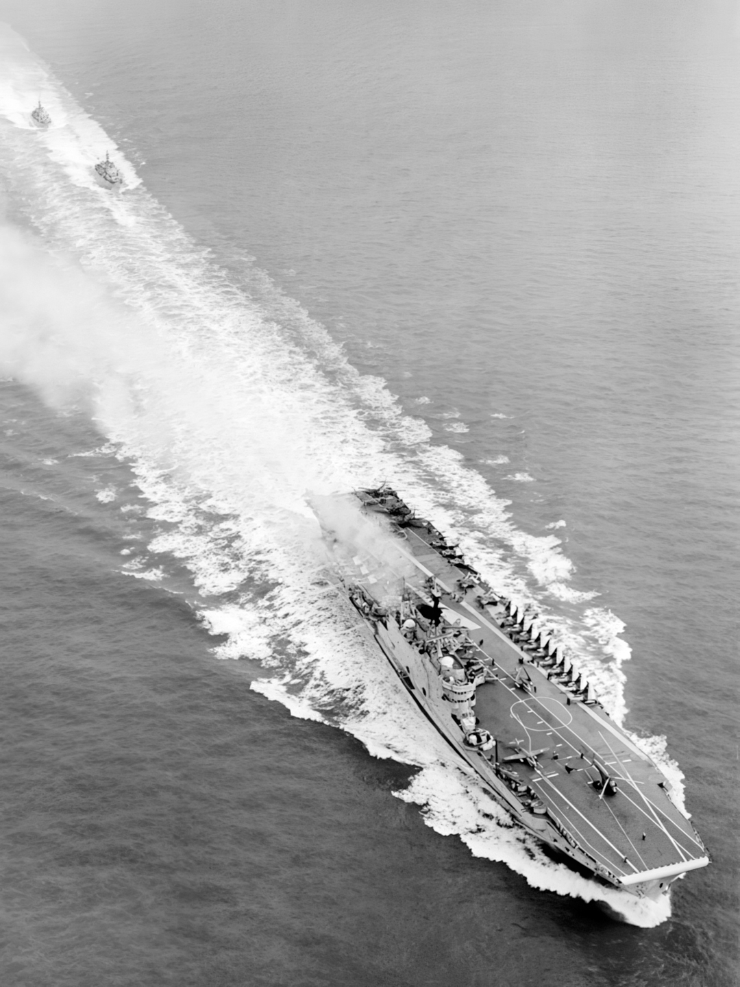 HMS Eagle (R05) Royal Navy Audacious Class Aircraft Carrier From Above Photo Print Wall Art Decor Posters, Prints, & Visual Artwork Hampshire Prints 6 x 4 No Frame No