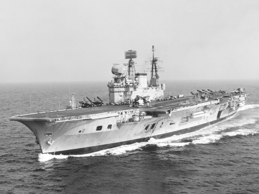 HMS Eagle (R05) Royal Navy Audacious Class Aircraft Carrier Flight Deck View Photo Print Wall Art Decor Posters, Prints, & Visual Artwork Hampshire Prints 6 x 4 No Frame No