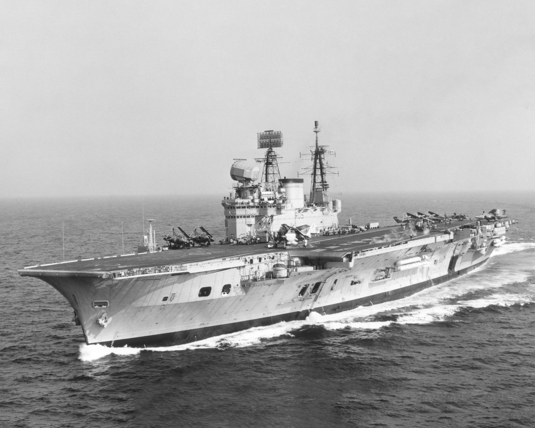 HMS Eagle (R05) Photo Print - Flight Deck View - Royal Navy Audacious Class Aircraft Carrier Hampshire Prints 6 x 4 No Frame No