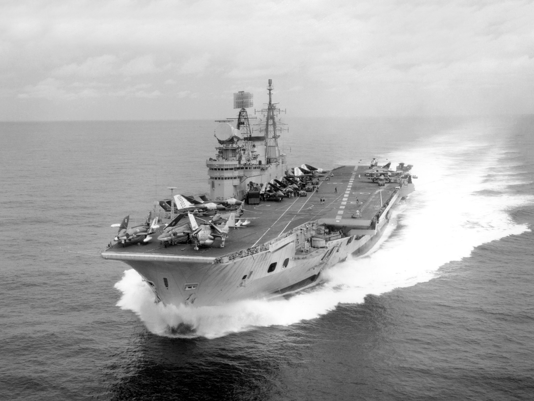 HMS Eagle (R05) Royal Navy Audacious Class Aircraft Carrier At Speed Photo Print Wall Art Decor Posters, Prints, & Visual Artwork Hampshire Prints 6 x 4 No Frame No