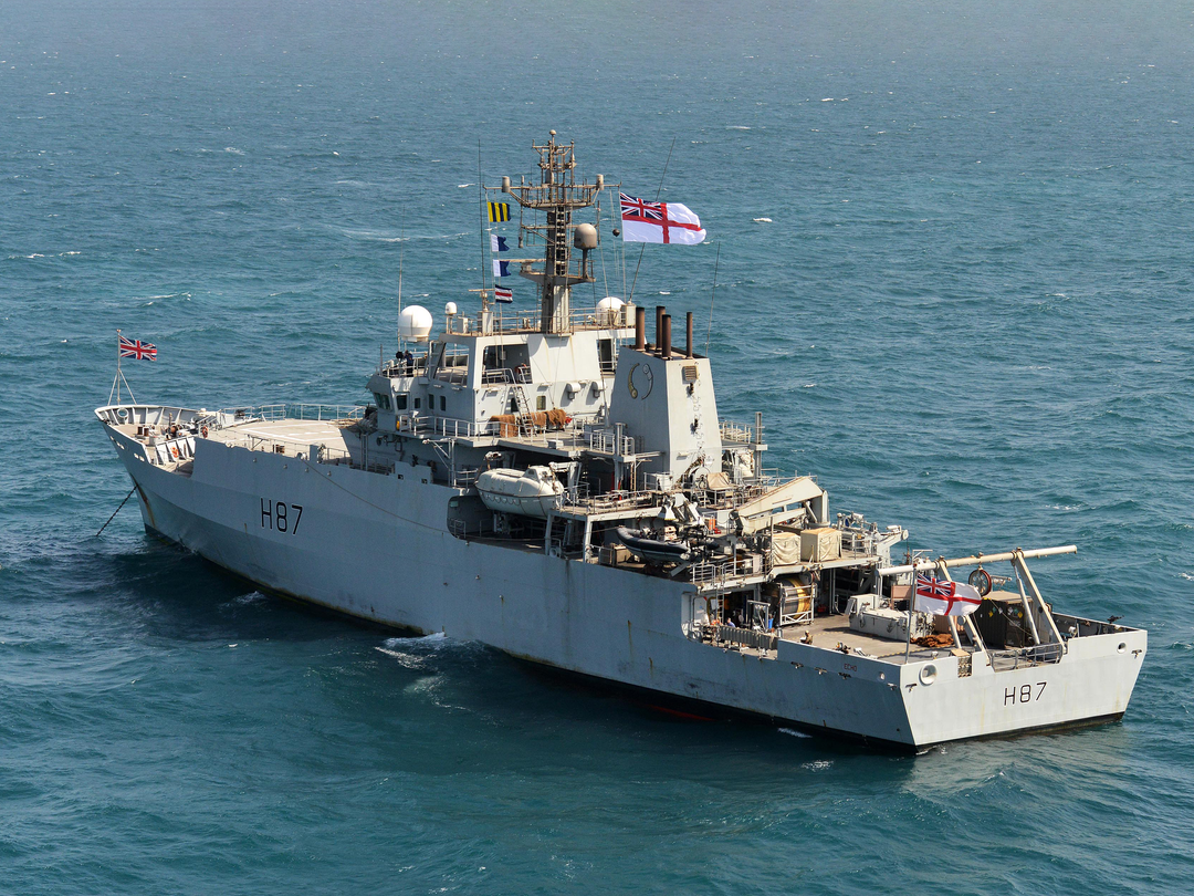 HMS Echo (H87) Royal Navy Echo Class Survey Vessel Sat At Anchor Photo Print Wall Art Decor Posters, Prints, & Visual Artwork Hampshire Prints 6 x 4 No Frame No