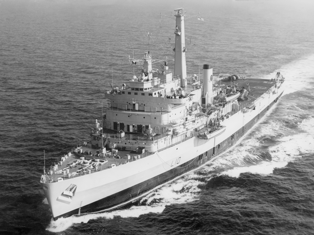 HMS Fearless (L10) Royal Navy Fearless Class Landing Platform Dock High Port Bow View Photo Print Wall Art Decor - Posters, Prints, & Visual Artwork - by Hampshire Prints (image 1 of 9)