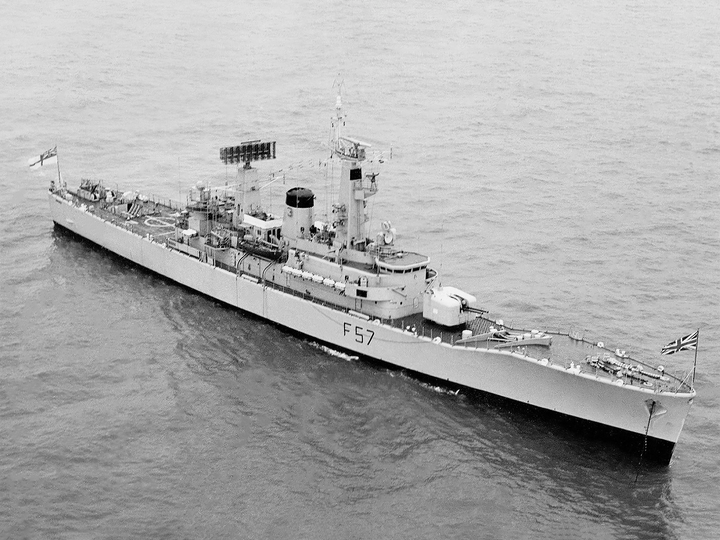 HMS Andromeda (F57) Royal Navy Leander Class Frigate High Starboard Bow View Photo Print Wall Art Decor Posters, Prints, & Visual Artwork Hampshire Prints 6 x 4 No Frame No