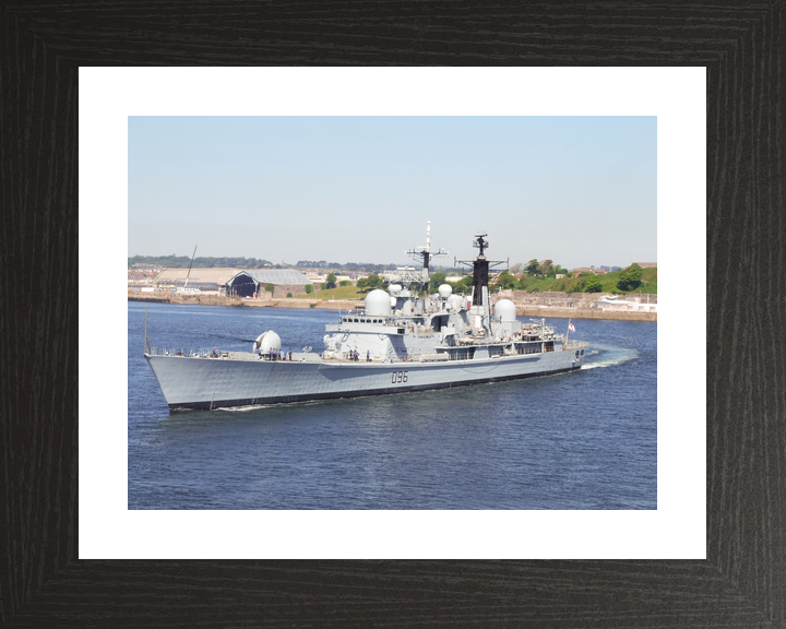 HMS Gloucester (D96) Royal Navy Type 42 Destroyer Turing to Starboard Photo Print Wall Art Decor - Posters, Prints, & Visual Artwork - by Hampshire Prints (image 2 of 9)