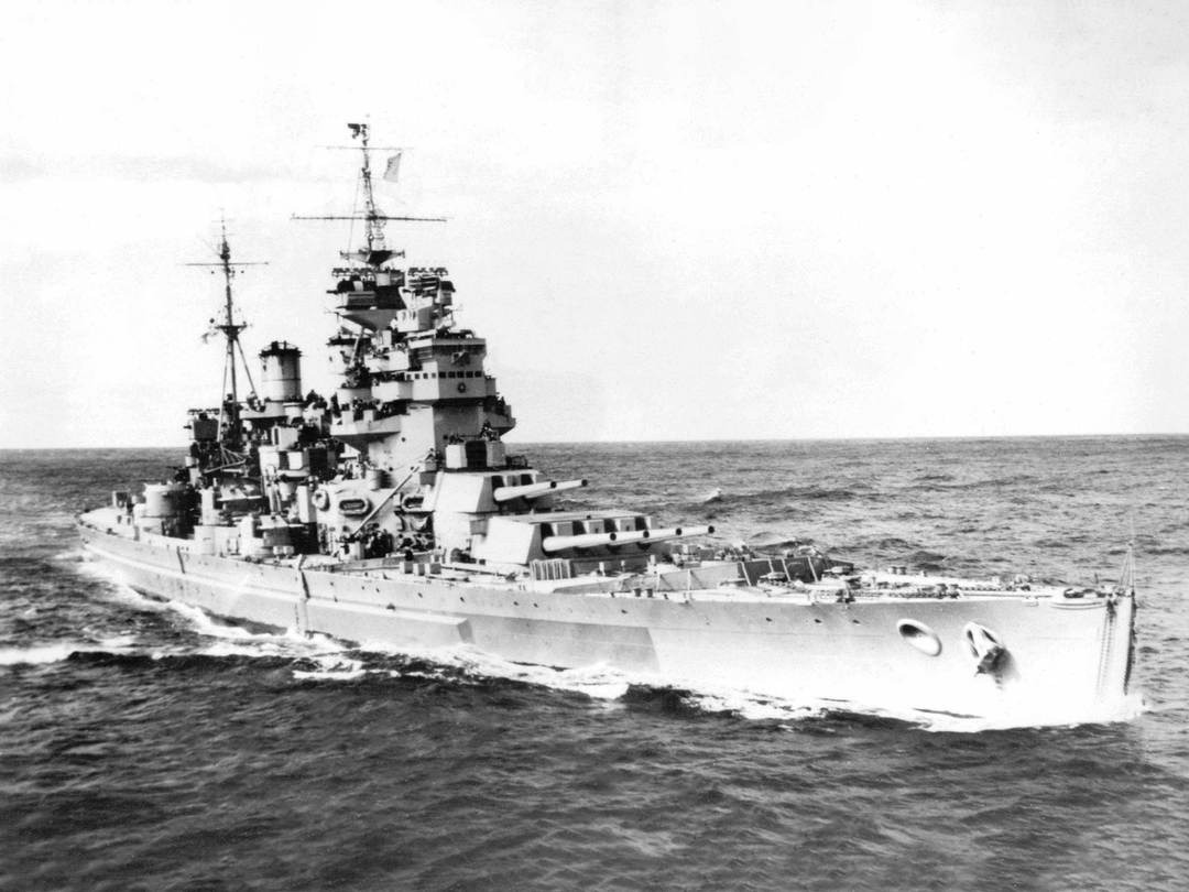HMS Duke of York (17) Royal Navy King George V Class Battleship Starboard Bow View Photo Print Wall Art Decor Posters, Prints, & Visual Artwork Hampshire Prints 6 x 4 No Frame No