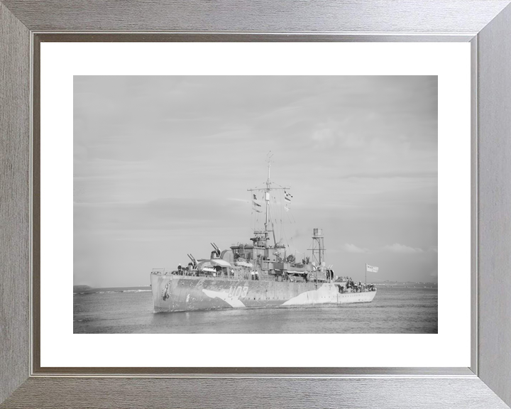 HMS Erne (U03) Royal Navy Black Swan Class Sloop Port Bow View Photo Print Wall Art Decor - Posters, Prints, & Visual Artwork - by Hampshire Prints (image 6 of 9)