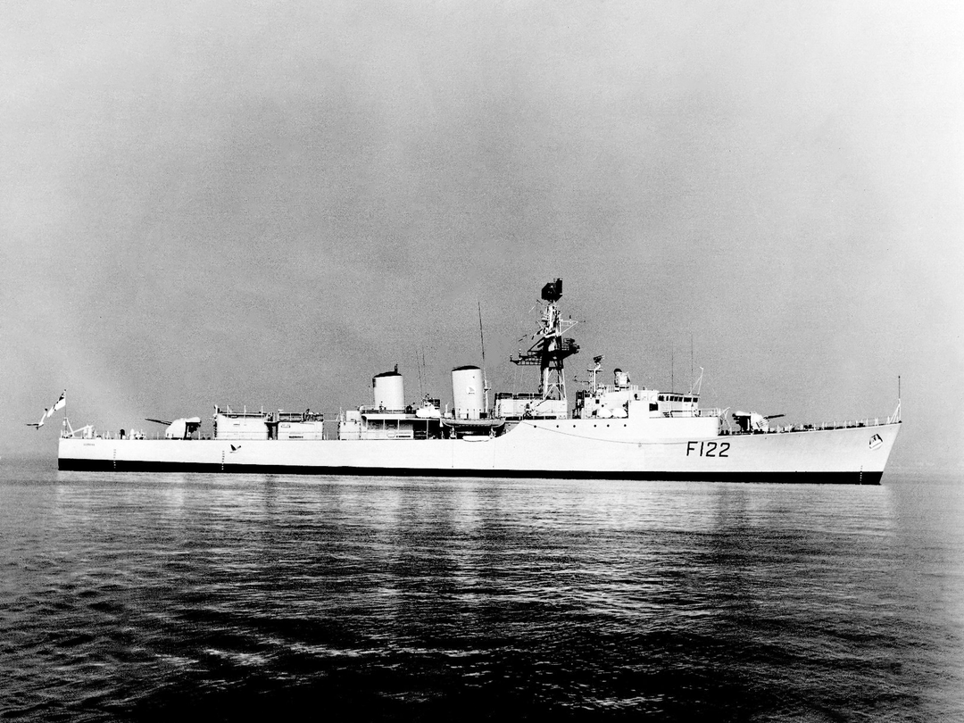 HMS Gurkha (F122) Royal Navy Tribal Class Frigate Starboard Beam View Photo Print Wall Art Decor - Posters, Prints, & Visual Artwork - by Hampshire Prints (image 1 of 9)