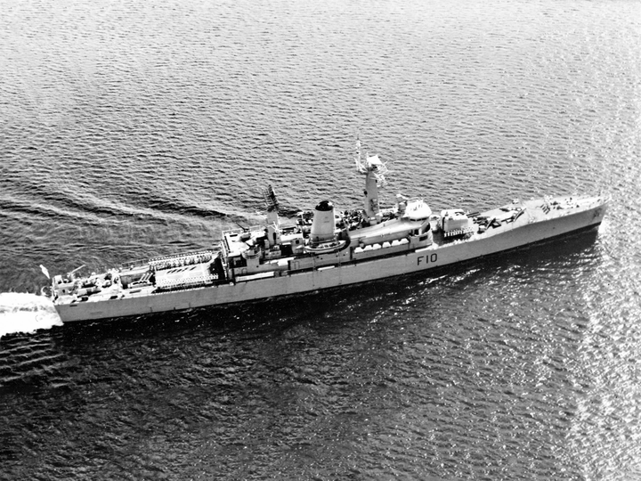 HMS Aurora (F10) Royal Navy Leander Class Frigate From Above Photo Print Wall Art Decor Posters, Prints, & Visual Artwork Hampshire Prints 6 x 4 No Frame No