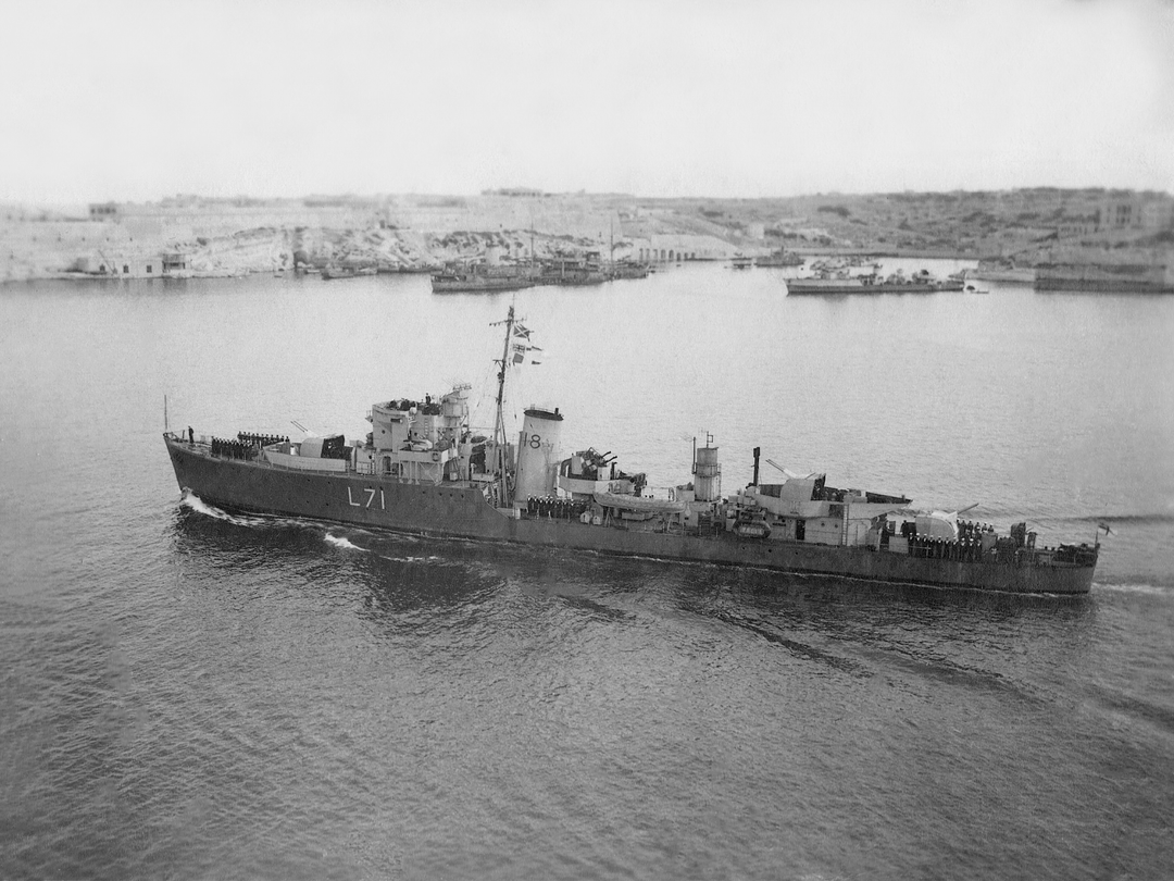 HMS Calpe (L71) Royal Navy Hunt Class Destroyer High Port Side View Photo Print Wall Art Decor Posters, Prints, & Visual Artwork Hampshire Prints 6 x 4 No Frame No