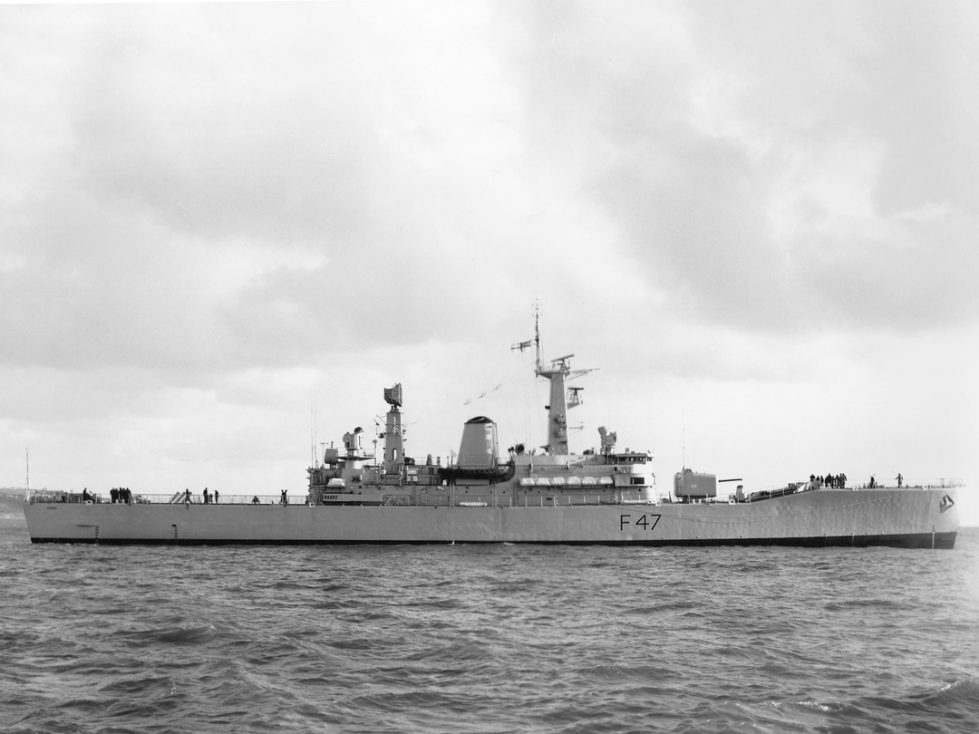 HMS Danae (F47) Royal Navy Leander Class Frigate Starboard Beam View Photo Print Wall Art Decor Posters, Prints, & Visual Artwork Hampshire Prints