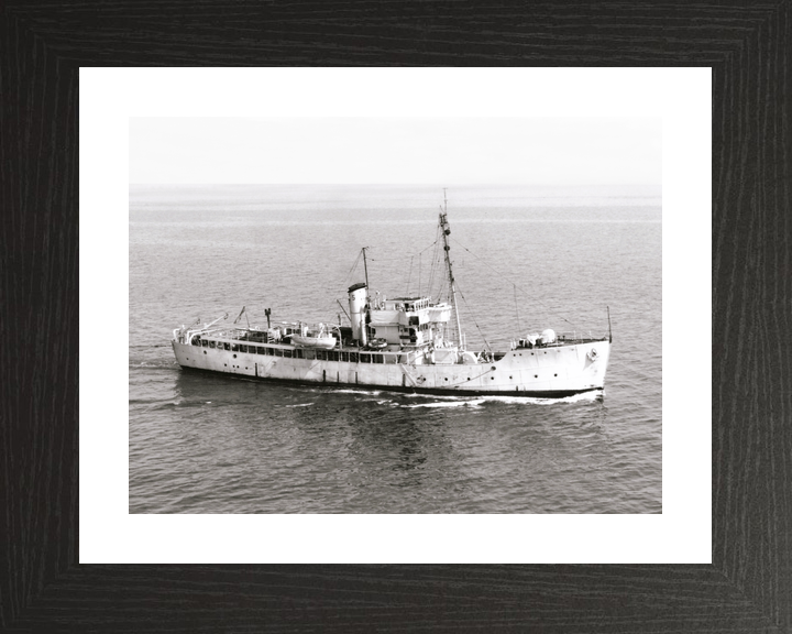 HMS Gateshead (T288) Royal Navy Isles Class Trawler Starboard View Photo Print Wall Art Decor - Posters, Prints, & Visual Artwork - by Hampshire Prints (image 2 of 9)