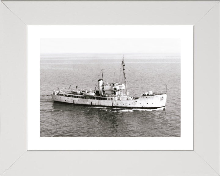 HMS Gateshead (T288) Royal Navy Isles Class Trawler Starboard View Photo Print Wall Art Decor - Posters, Prints, & Visual Artwork - by Hampshire Prints (image 4 of 9)