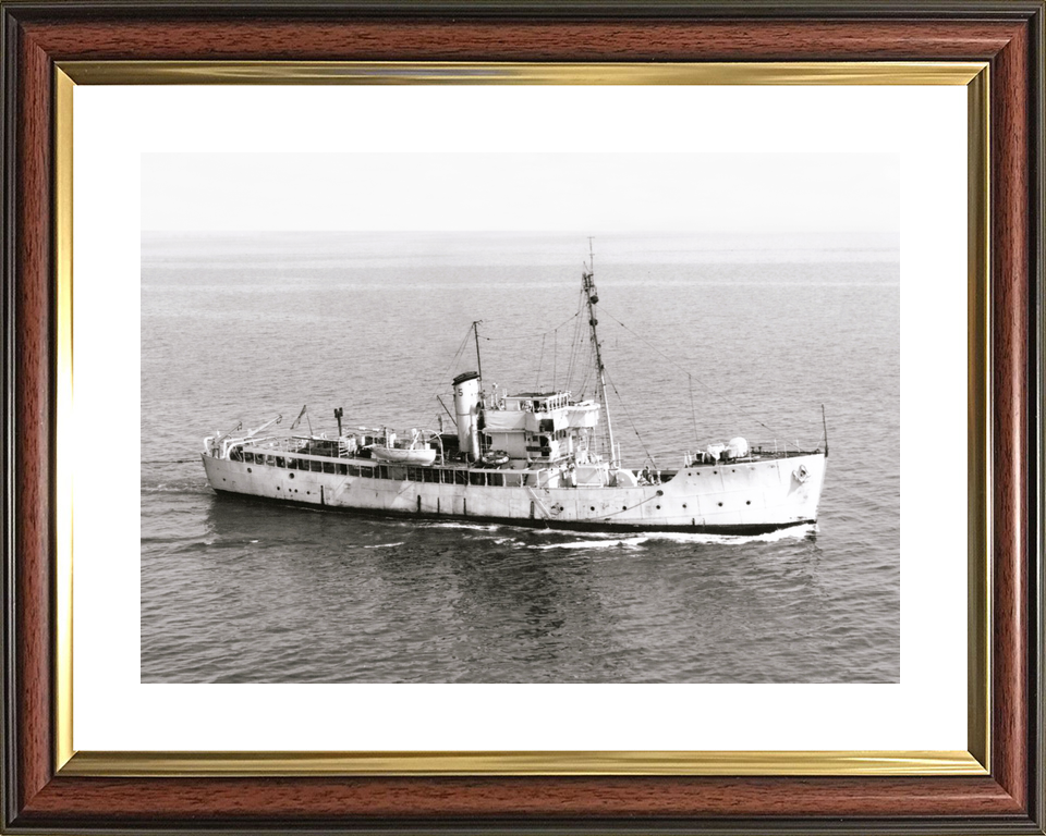 HMS Gateshead (T288) Royal Navy Isles Class Trawler Starboard View Photo Print Wall Art Decor - Posters, Prints, & Visual Artwork - by Hampshire Prints (image 8 of 9)