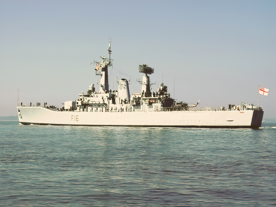 HMS Diomede (F16) Royal Navy Leander Class Frigate Leaving Portsmouth Photo Print Wall Art Decor Posters, Prints, & Visual Artwork Hampshire Prints 6 x 4 No Frame No