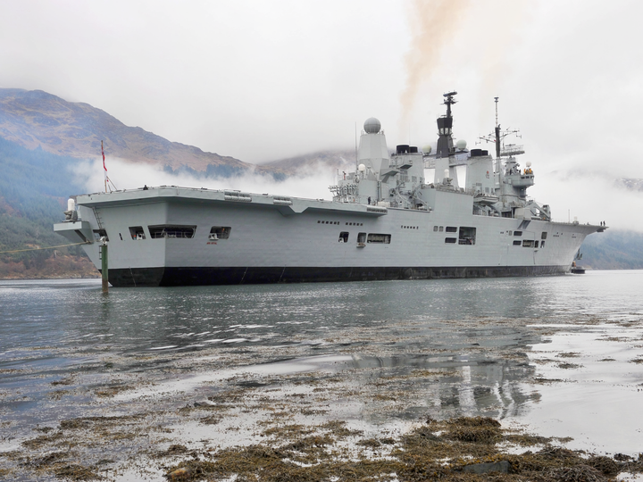 HMS Ark Royal (R07) Royal Navy Invincible Class Aircraft Carrier On The Clyde Photo Print Wall Art Decor Posters, Prints, & Visual Artwork Hampshire Prints 6 x 4 No Frame No